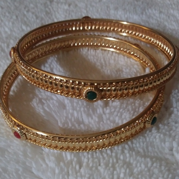 Gold Plated Bangle Bracelets with Crystals🌷 - Picture 4 of 4